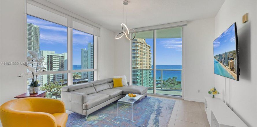 Condo in Hallandale Beach, Florida, 2 bedrooms № 1784001