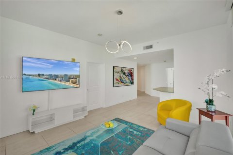 Condo in Hallandale Beach, Florida, 2 bedrooms  № 1784001 - photo 5