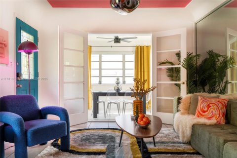 Casa en alquiler en Miami, Florida, 3 dormitorios, 102.66 m2 № 2060056 - foto 6