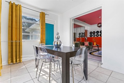 Casa en alquiler en Miami, Florida, 3 dormitorios, 102.66 m2 № 2060056 - foto 10