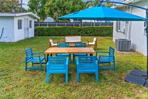 Casa en alquiler en Miami, Florida, 3 dormitorios, 102.66 m2 № 2060056 - foto 28