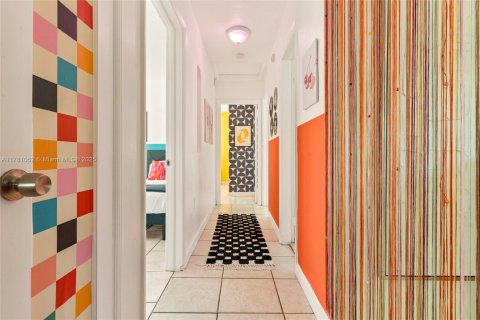 Casa en alquiler en Miami, Florida, 3 dormitorios, 102.66 m2 № 2060056 - foto 14
