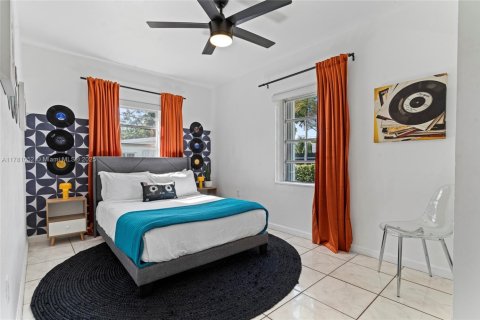 Casa en alquiler en Miami, Florida, 3 dormitorios, 102.66 m2 № 2060056 - foto 19