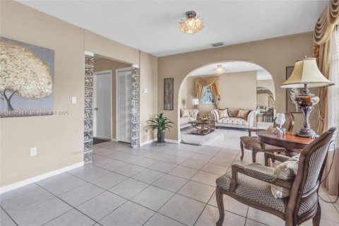 Casa en venta en Miami, Florida, 3 dormitorios, 160.54 m2 № 1925157 - foto 9