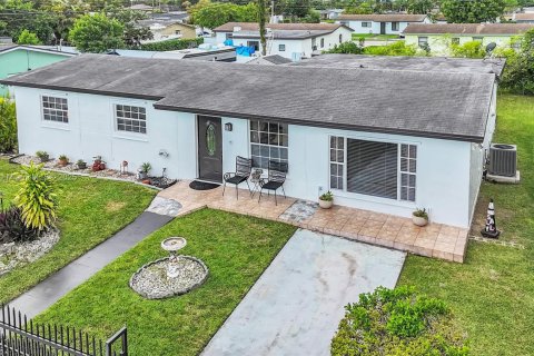 Casa en venta en Miami, Florida, 3 dormitorios, 160.54 m2 № 1925157 - foto 29