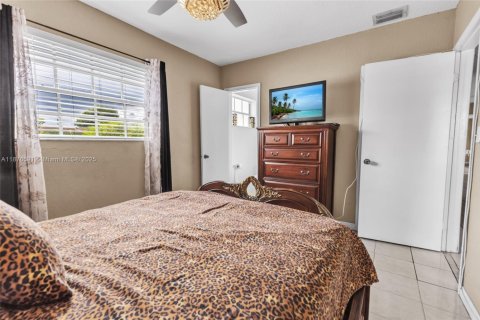 Casa en venta en Miami, Florida, 3 dormitorios, 160.54 m2 № 1925157 - foto 20