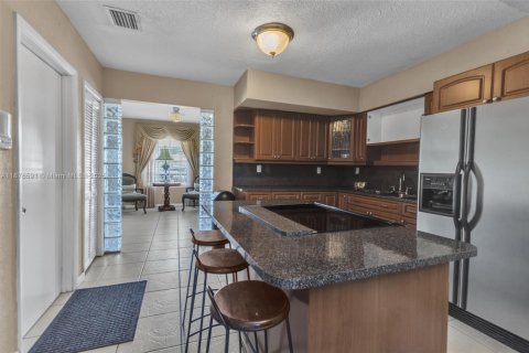 Casa en venta en Miami, Florida, 3 dormitorios, 160.54 m2 № 1925157 - foto 12