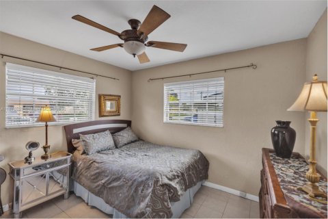 Casa en venta en Miami, Florida, 3 dormitorios, 160.54 m2 № 1925157 - foto 23