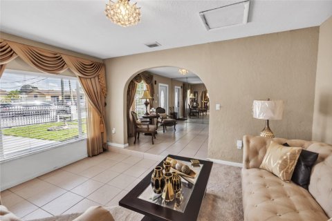 Casa en venta en Miami, Florida, 3 dormitorios, 160.54 m2 № 1925157 - foto 7