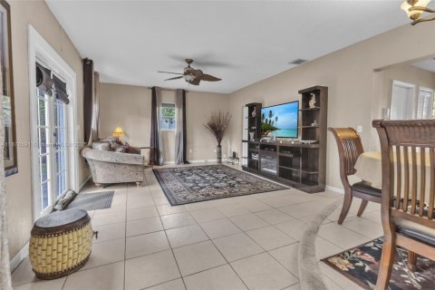 Casa en venta en Miami, Florida, 3 dormitorios, 160.54 m2 № 1925157 - foto 16