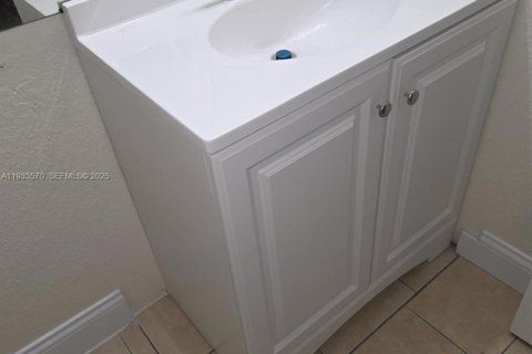 Condominio en alquiler en Orlando, Florida, 1 dormitorio, 60.39 m2 № 1991318 - foto 7