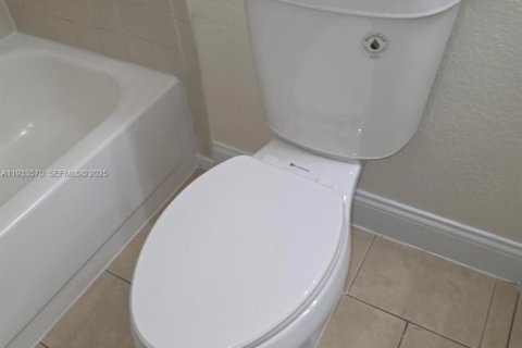 Condominio en alquiler en Orlando, Florida, 1 dormitorio, 60.39 m2 № 1991318 - foto 8