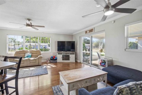 Casa en venta en Bradenton, Florida, 3 dormitorios, 130.53 m2 № 2157236 - foto 6