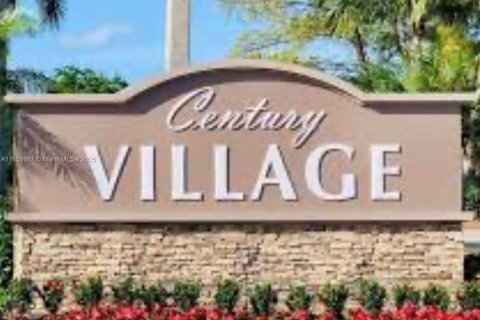 Condo in West Palm Beach, Florida, 2 bedrooms  № 1858680 - photo 1