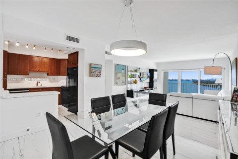 Купить кондоминиум в Санни-Айлс-Бич, Флорида 2 спальни, 113.34м2, № 2017922 - фото 30