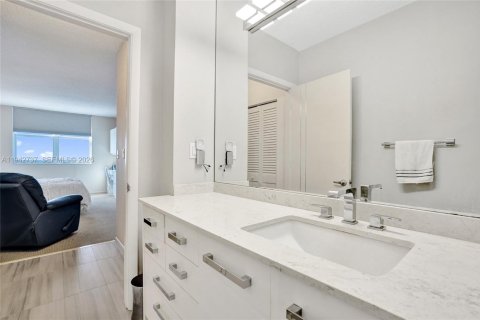 Купить кондоминиум в Санни-Айлс-Бич, Флорида 2 спальни, 113.34м2, № 2017922 - фото 11