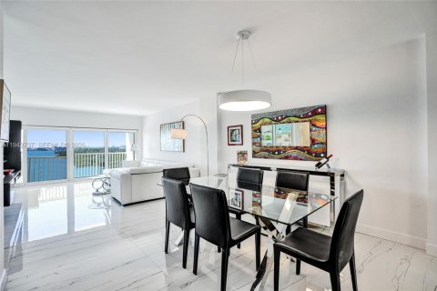 Купить кондоминиум в Санни-Айлс-Бич, Флорида 2 спальни, 113.34м2, № 2017922 - фото 29