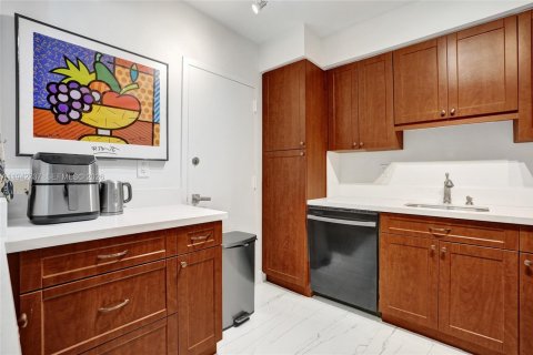 Купить кондоминиум в Санни-Айлс-Бич, Флорида 2 спальни, 113.34м2, № 2017922 - фото 25