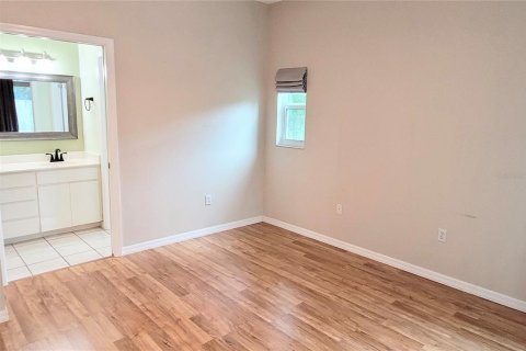 House in Sarasota, Florida 3 bedrooms, 107.86 sq.m. № 2238290 - photo 21