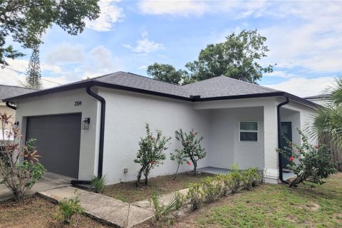 House in Sarasota, Florida 3 bedrooms, 107.86 sq.m. № 2238290 - photo 3