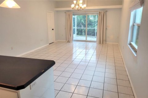 House in Sarasota, Florida 3 bedrooms, 107.86 sq.m. № 2238290 - photo 11