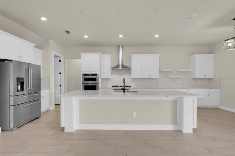 House in Orlando, Florida 7 bedrooms, 486.81 sq.m. № 2395609 - photo 8