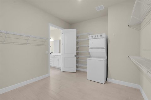 House in Orlando, Florida 7 bedrooms, 486.81 sq.m. № 2395609 - photo 25