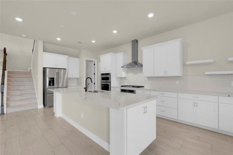 House in Orlando, Florida 7 bedrooms, 486.81 sq.m. № 2395609 - photo 9