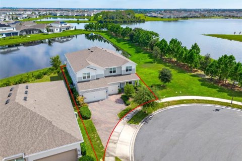 House in Orlando, Florida 7 bedrooms, 486.81 sq.m. № 2395609 - photo 4