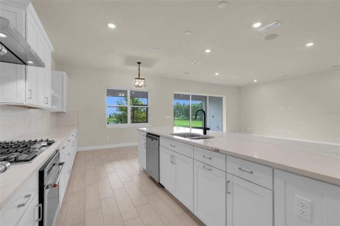 House in Orlando, Florida 7 bedrooms, 486.81 sq.m. № 2395609 - photo 12