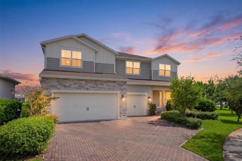 House in Orlando, Florida 7 bedrooms, 486.81 sq.m. № 2395609