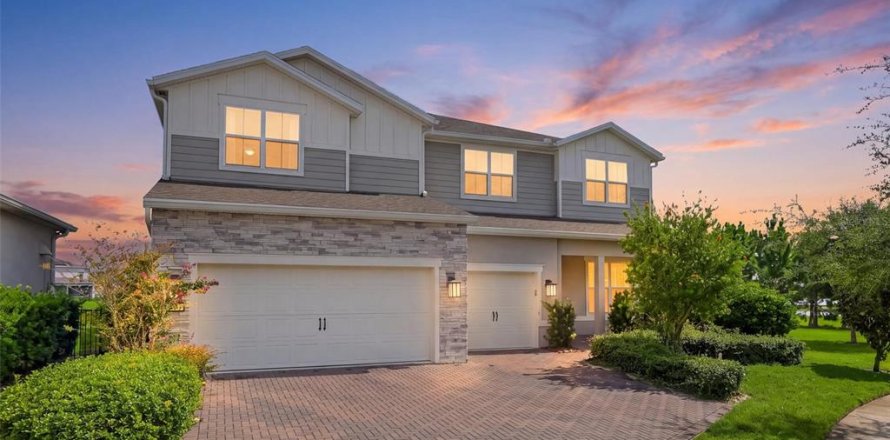 House in Orlando, Florida 7 bedrooms, 486.81 sq.m. № 2395609