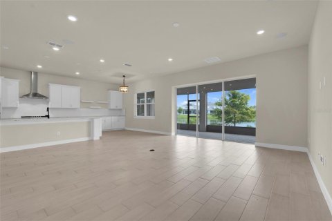 House in Orlando, Florida 7 bedrooms, 486.81 sq.m. № 2395609 - photo 7