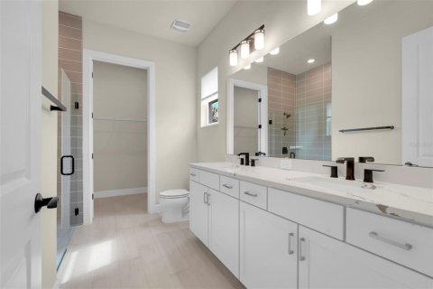 House in Orlando, Florida 7 bedrooms, 486.81 sq.m. № 2395609 - photo 28