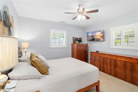House in Tampa, Florida 3 bedrooms, 116.31 sq.m. № 2400343 - photo 16