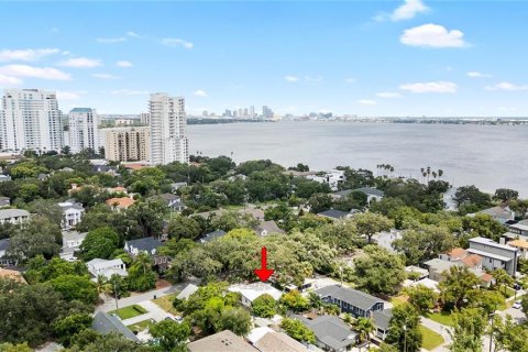 House in Tampa, Florida 3 bedrooms, 116.31 sq.m. № 2400343 - photo 27