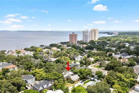 House in Tampa, Florida 3 bedrooms, 116.31 sq.m. № 2400343 - photo 29