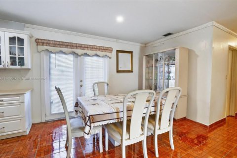 Villa ou maison à vendre à Miami Gardens, Floride: 4 chambres, 111.48 m2 № 1955973 - photo 7