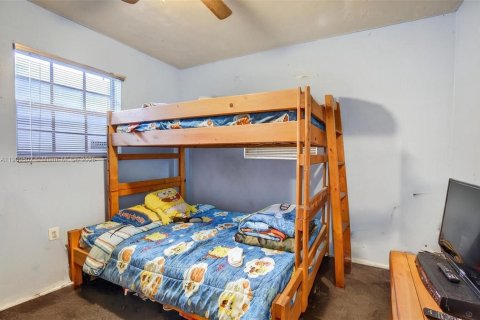 Villa ou maison à vendre à Miami Gardens, Floride: 4 chambres, 111.48 m2 № 1955973 - photo 15