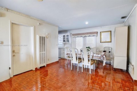 Villa ou maison à vendre à Miami Gardens, Floride: 4 chambres, 111.48 m2 № 1955973 - photo 6