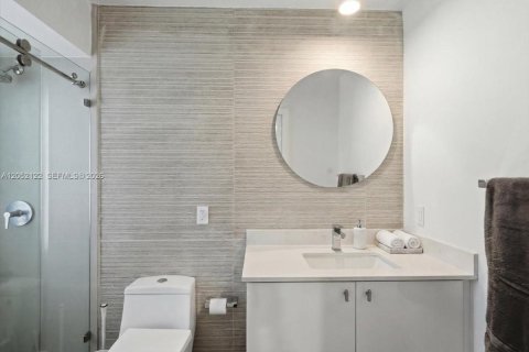 House in North Miami Beach, Florida 4 bedrooms, 312.24 sq.m. № 2173409 - photo 15