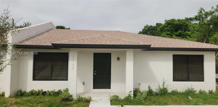 House in Miami, Florida 3 bedrooms № 2428466