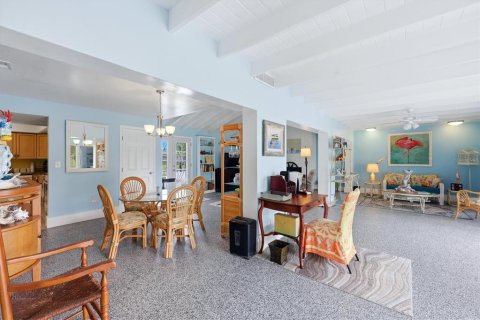 House in Rotonda, Florida 2 bedrooms, 148.27 sq.m. № 2121990 - photo 16