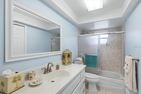 House in Rotonda, Florida 2 bedrooms, 148.27 sq.m. № 2121990 - photo 26