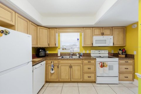 House in Rotonda, Florida 2 bedrooms, 148.27 sq.m. № 2121990 - photo 21