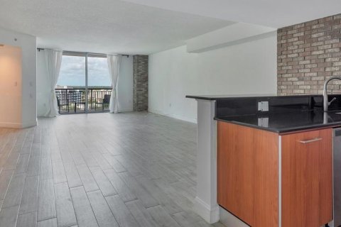 Apartment in METROPOLIS in Miami, Florida 2 bedrooms, 125 sq.m. № 55757 - photo 1