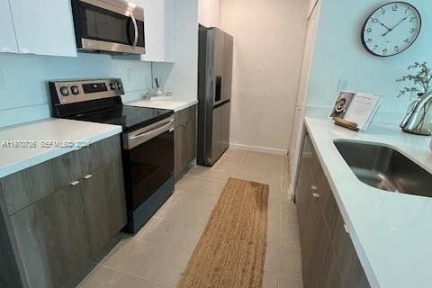 Снять в аренду таунхаус в Холливуд, Флорида 3 спальни, 139.35м2, № 2031115 - фото 4