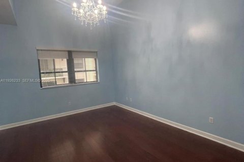 Condo in Miami, Florida, 1 bedroom № 1984539 - photo 17