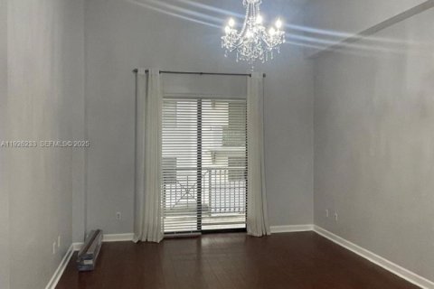 Condo in Miami, Florida, 1 bedroom № 1984539 - photo 11