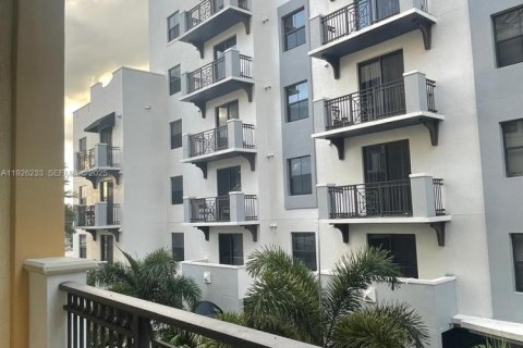 Condo in Miami, Florida, 1 bedroom № 1984539 - photo 20